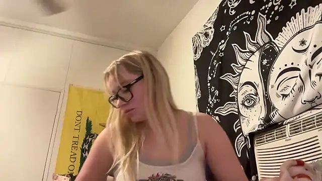 xoxokayy18 online show from 11/10/25, 07:07