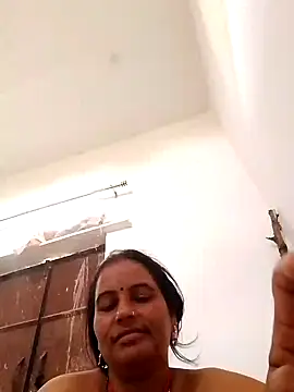 Snapshot of Suhani_hot12 chatting on 10/04/25, 12:14 Suhani hot12 online show from 10/04/25, 12:14