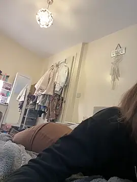 Snapshot of Summer21k chatting on 09/09/25, 03:11 Summer21k online show from 09/09/25, 03:11