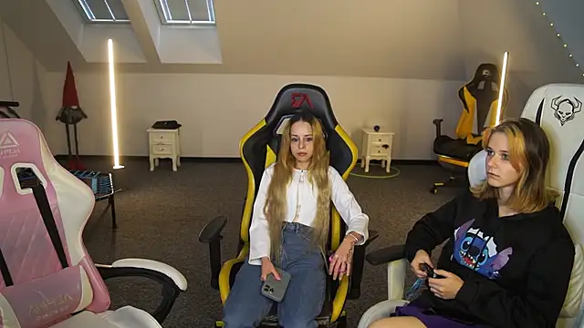  Lili 054 online show from 09/30/25, 10:42