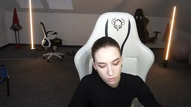  Lili 054 online show from 10/05/25, 02:15