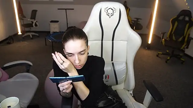  Lili 054 online show from 10/09/25, 10:24