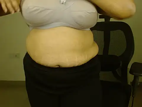 Snapshot of Your_candy_47 chatting on 10/11/25, 05:00 Your candy 47 online show from 10/11/25, 05:00