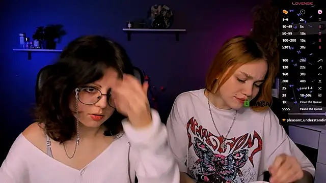 Snapshot of samanta_hotty chatting on 10/15/25, 07:14 samanta hotty online show from 10/15/25, 07:14