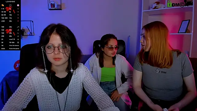 Snapshot of samanta_hotty chatting on 10/19/25, 07:14 samanta hotty online show from 10/19/25, 07:14