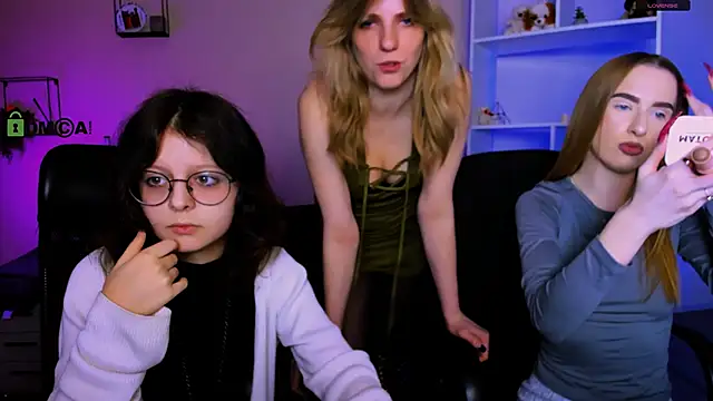 Snapshot of samanta_hotty chatting on 11/14/25, 08:18 samanta hotty online show from 11/14/25, 08:18