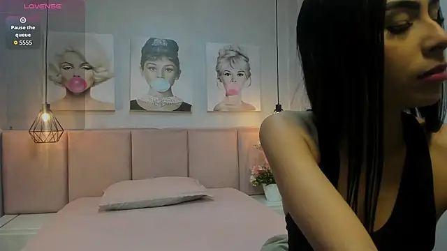 emma petite18  online show from 09/11/25, 02:22