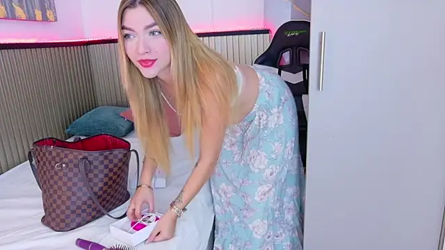 Snapshot of Sammy_Lovee chatting on 12/05/25, 07:21 Sammy Lovee online show from 12/05/25, 07:21