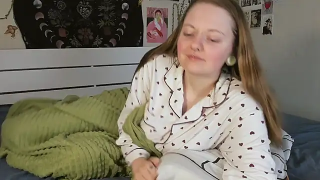 WonderConnie1 online show from 09/15/25, 04:45