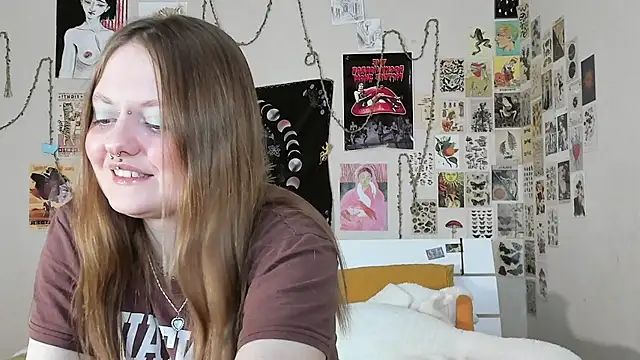 WonderConnie1 online show from 10/22/25, 10:15