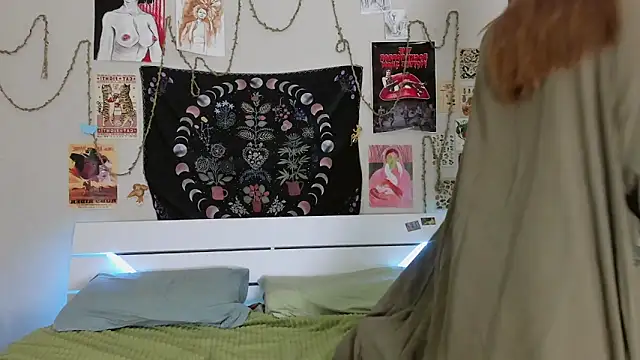 WonderConnie1 online show from 11/13/25, 12:48