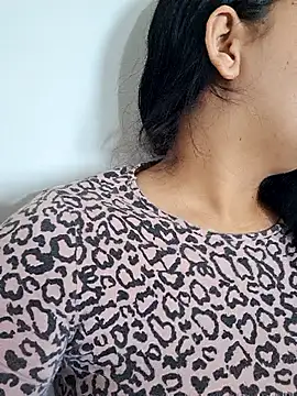 Snapshot of Alessandraa- chatting on 10/08/25, 09:23 Alessandraa- online show from 10/08/25, 09:23