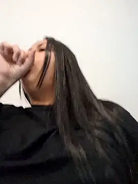 Snapshot of Alessandraa- chatting on 10/17/25, 03:14 Alessandraa- online show from 10/17/25, 03:14