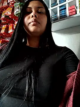 Snapshot of Alessandraa- chatting on 10/24/25, 09:44 Alessandraa- online show from 10/24/25, 09:44