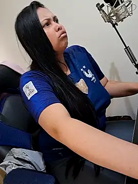 Alessandraa- online show from 06/15/26, 05:59