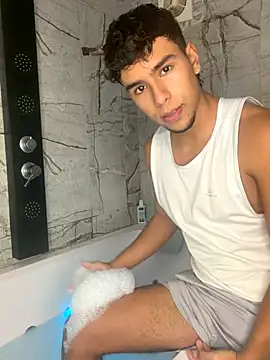 Snapshot of CHR58_ chatting on 10/23/25, 07:01 CHR58  online show from 10/23/25, 07:01