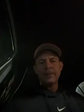 Snapshot of Alwaysmaybe48 chatting on 10/23/25, 10:41 Alwaysmaybe48 online show from 10/23/25, 10:41