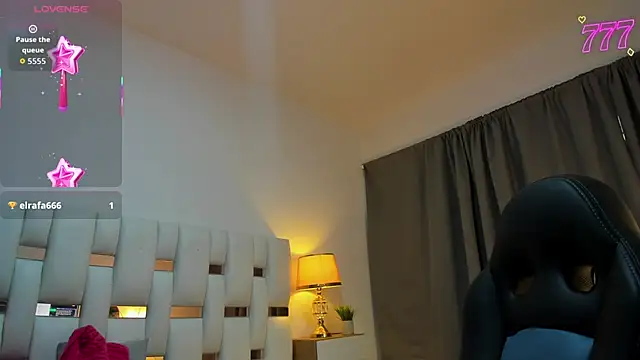 iamCharlotte19 online show from 07/28/26, 07:39