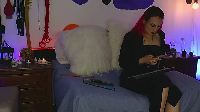 Snapshot of MeganBrown4 chatting on 09/27/25, 03:28 MeganBrown4 online show from 09/27/25, 03:28