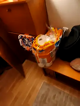 Snapshot of Mlody991112 chatting on 11/03/25, 06:20 Mlody991112 online show from 11/03/25, 06:20