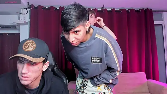 Handsomeboyss19 online show from 10/04/25, 12:41