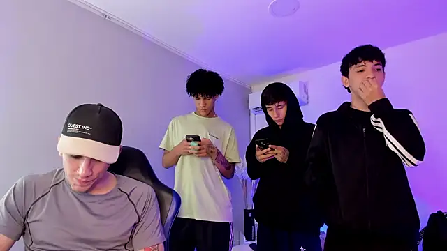 Handsomeboyss19 online show from 06/12/26, 08:41