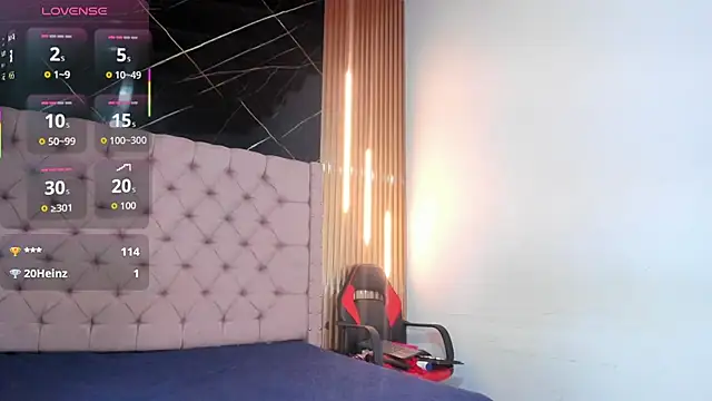 Emily Brown18 online show from 10/01/25, 03:45