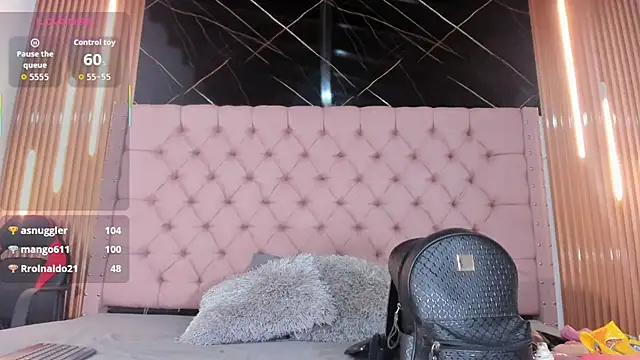 Emily Brown18 online show from 10/23/25, 04:12