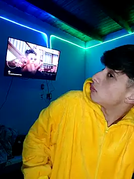 Snapshot of matiatr1112 chatting on 09/10/25, 08:03 matiatr1112 online show from 09/10/25, 08:03