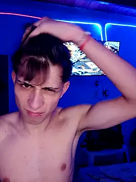 Snapshot of matiatr1112 chatting on 10/22/25, 03:07 matiatr1112 online show from 10/22/25, 03:07