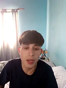 Snapshot of matiatr1112 chatting on 10/31/25, 05:03 matiatr1112 online show from 10/31/25, 05:03