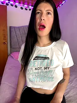 Mia salinass online show from 09/26/25, 05:06