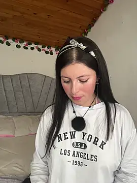 Snapshot of Mia_salinass chatting on 11/29/25, 07:28 Mia salinass online show from 11/29/25, 07:28