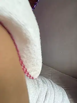 Snapshot of Mia_salinass chatting on 12/15/25, 06:56 Mia salinass online show from 12/15/25, 06:56