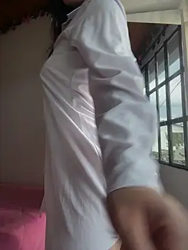 Mia salinass online show from 06/12/26, 05:45