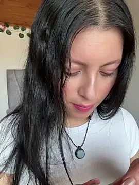 Mia salinass online show from 07/17/26, 05:51