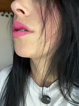 Mia salinass online show from 07/28/26, 10:31