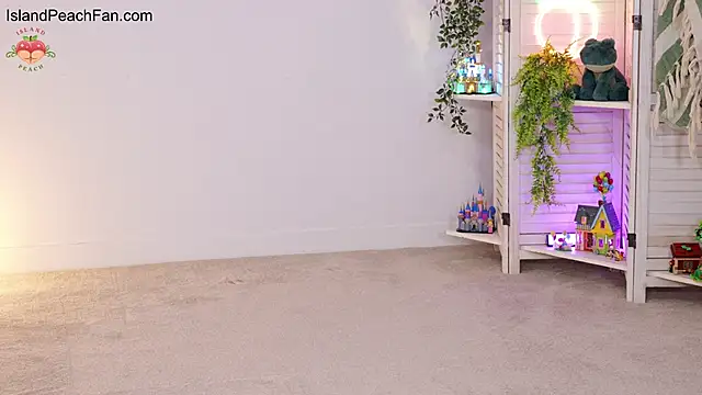 Island Peach online show from 05/30/26, 08:06