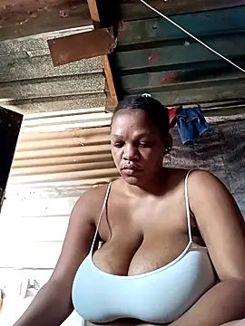 Snapshot of HappygalTheQueen chatting on 10/15/25, 07:19 HappygalTheQueen online show from 10/15/25, 07:19