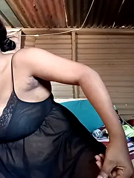 Snapshot of HappygalTheQueen chatting on 10/24/25, 09:28 HappygalTheQueen online show from 10/24/25, 09:28