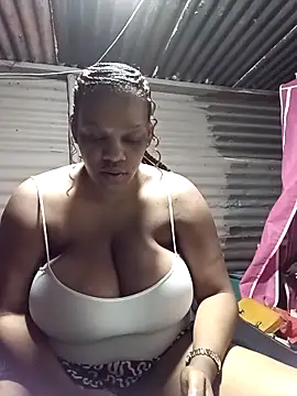 Snapshot of HappygalTheQueen chatting on 10/27/25, 06:01 HappygalTheQueen online show from 10/27/25, 06:01