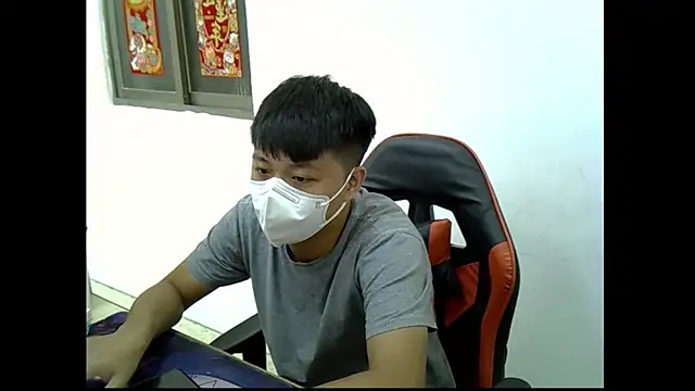 zhu000000 online show from 10/01/25, 05:24