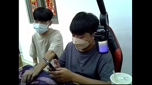 zhu000000 online show from 10/14/25, 07:20