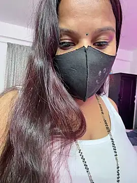 Snapshot of Shneeha_le chatting on 02/14/26, 04:37 Shneeha le online show from 02/14/26, 04:37