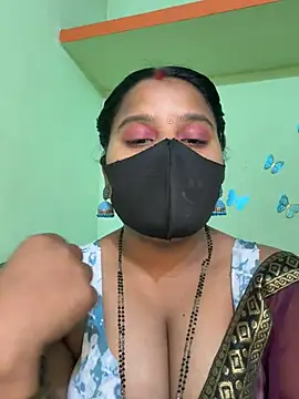 Snapshot of Shneeha_le chatting on 04/19/26, 04:50 Shneeha le online show from 04/19/26, 04:50