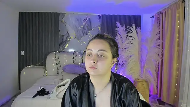 Snapshot of SarahCastro1_ chatting on 04/09/26, 04:01 SarahCastro1 online show from 04/09/26, 04:01