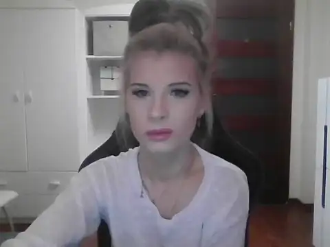 KristineGlow online show from 10/10/25, 06:12