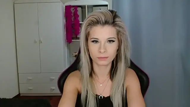 KristineGlow online show from 10/28/25, 03:58