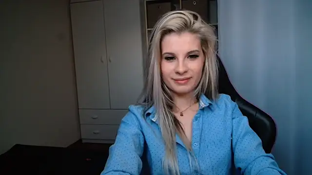 KristineGlow online show from 06/16/26, 06:32