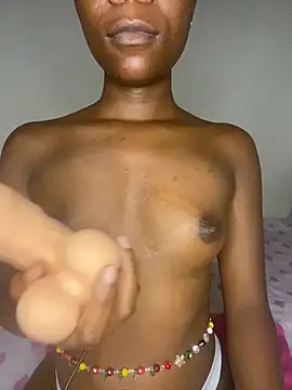 Snapshot of Crazyqueenxxx chatting on 10/14/25, 10:54 Crazyqueenxxx online show from 10/14/25, 10:54